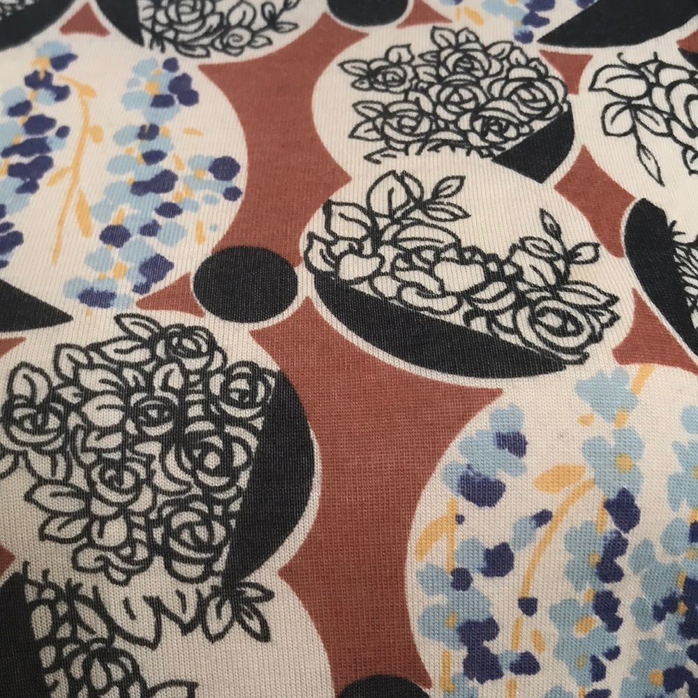 Printed Ruffle Sleeve Top - Picture 5 of 7